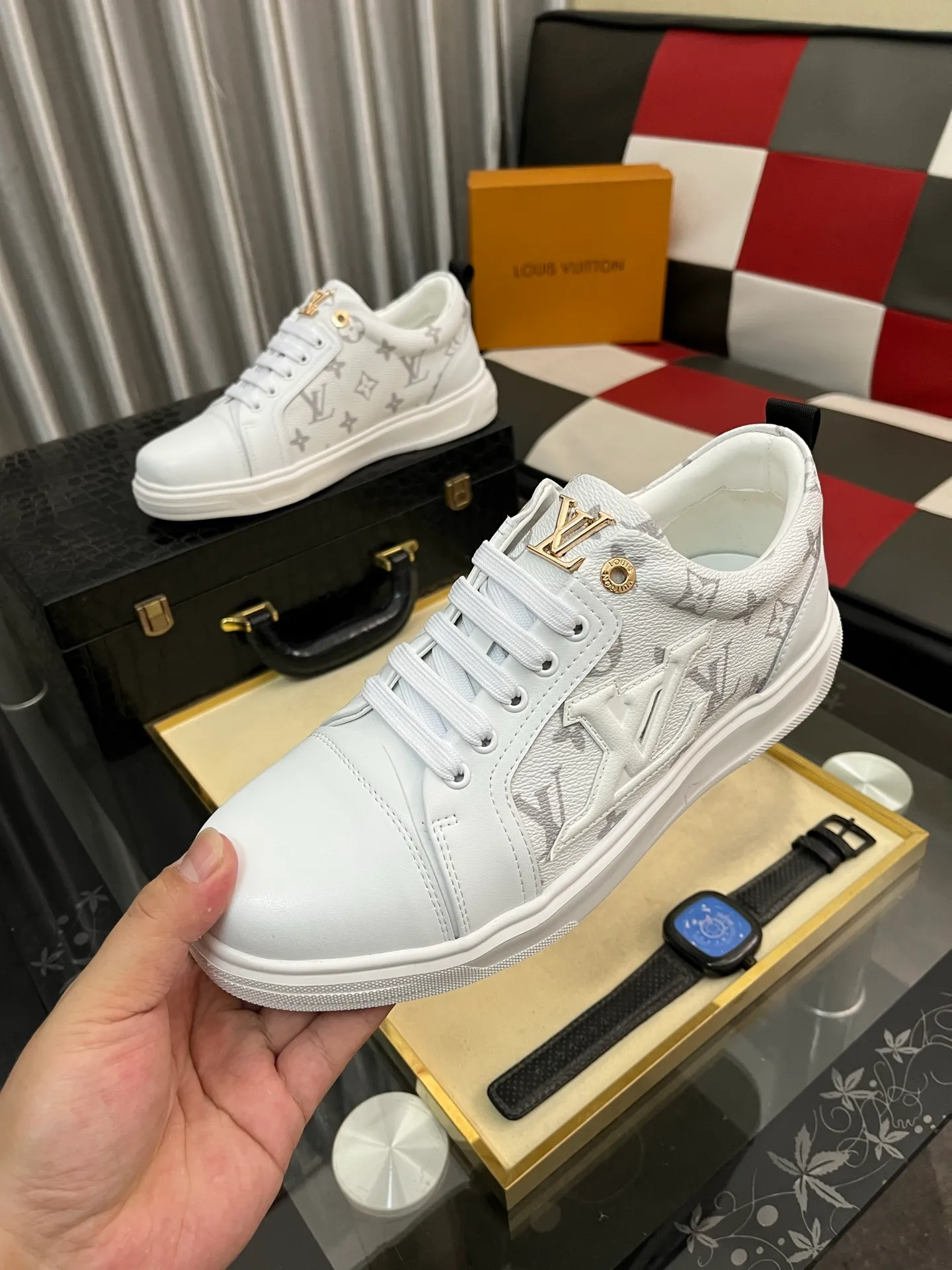 Men's shoes 💰400⌚️⌚️【LOUIS VUITTON】Same style as Louis Vuitton* official website 🚹Men's high-top casual shoes❤️Same style as popular celebrities and big names ~ Best-selling at home and abroad Lv focuses on the checkerboard series...Imported first-layer cowhide with special fabrics➕Full sheep leather lining➕Brand-specific hollow outsole💎Number: 38-443️⃣Colors available